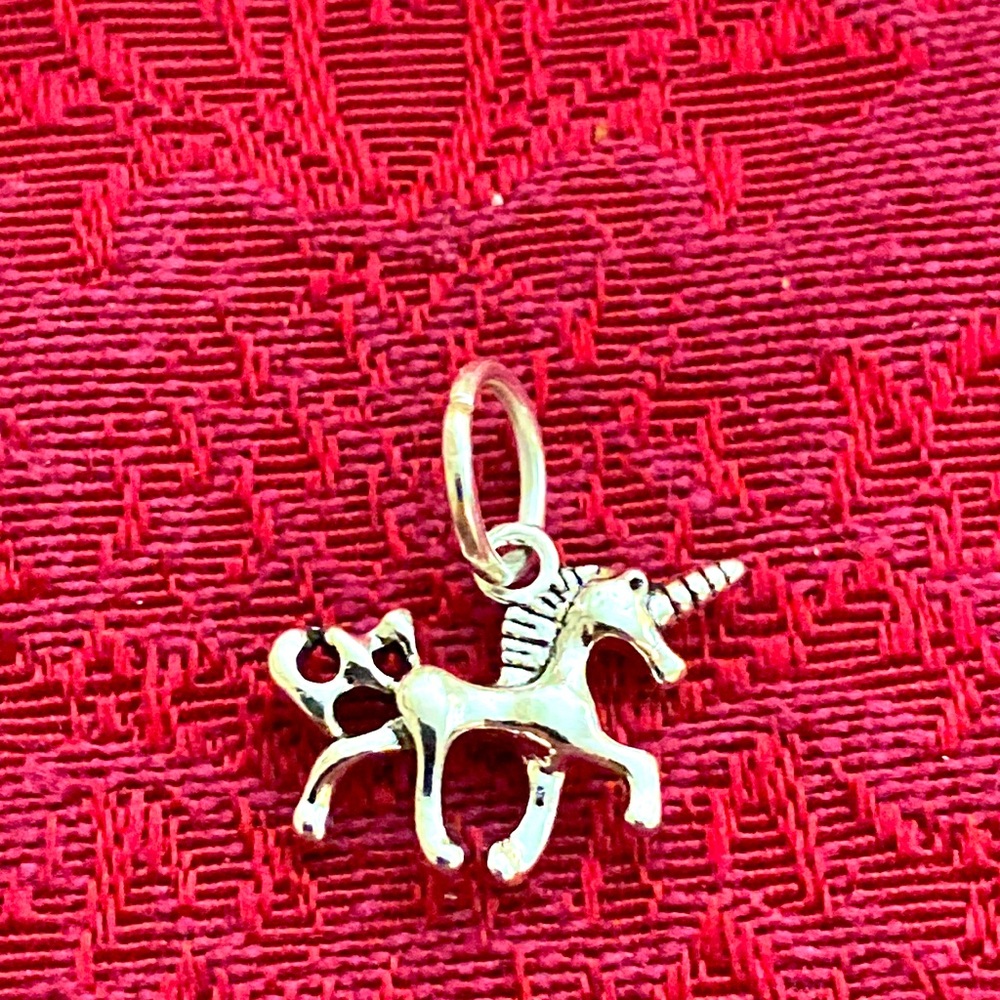 5/$10❤️❤️❤️NEW Tibetan Silver Unicorn Charm